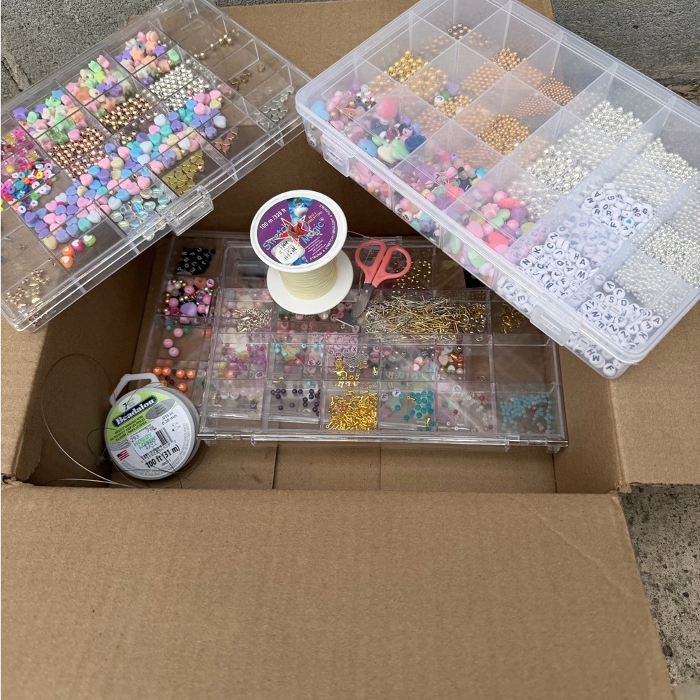 Colorful Bead and Jewelry Making Kit